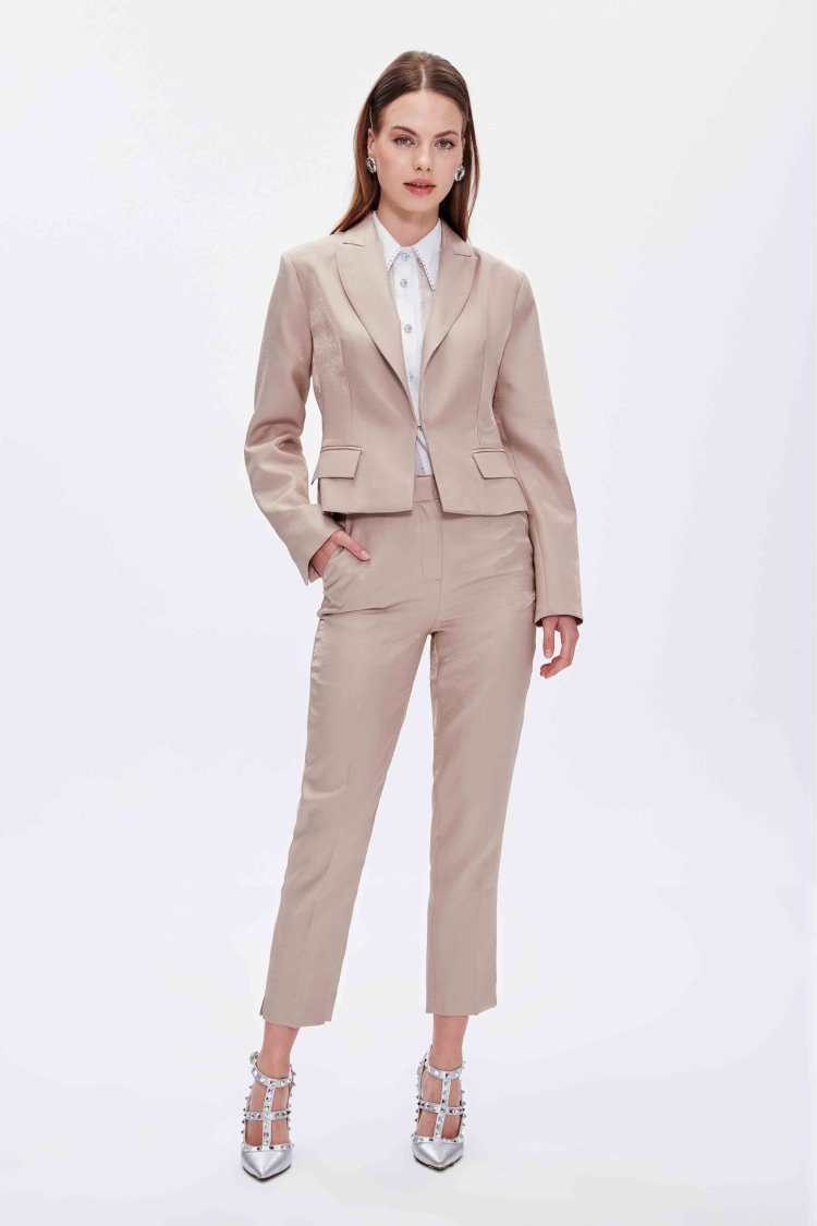 PARLAK KUMAŞTAN KISA BLAZER CEKET - 1